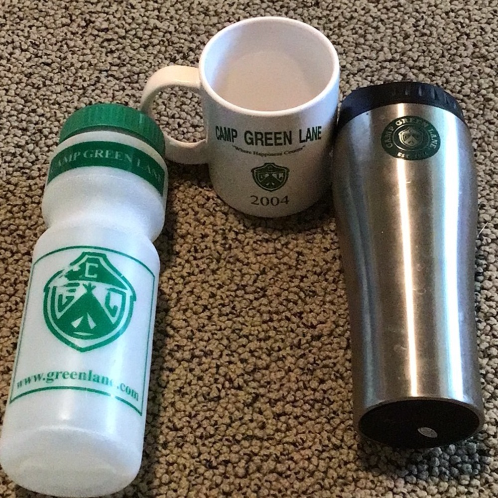 Camp Green Lane Beverage Set in New Condition